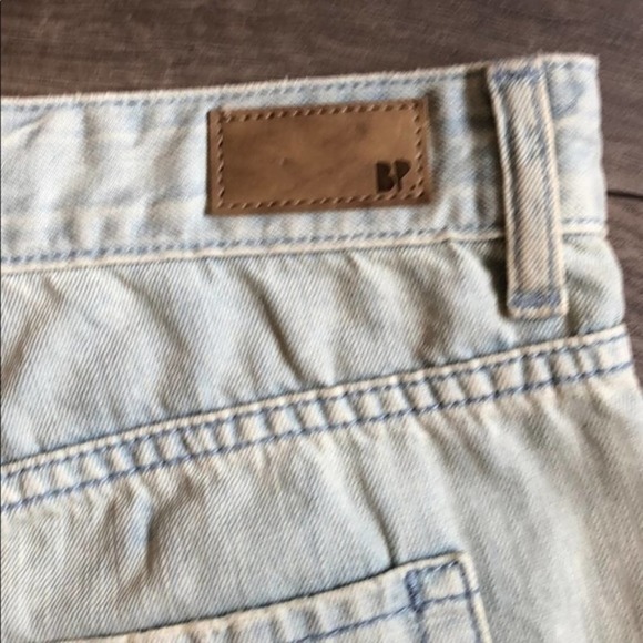 BP Distressed Jean Shorts (5 Juniors) - Picture 4 of 5